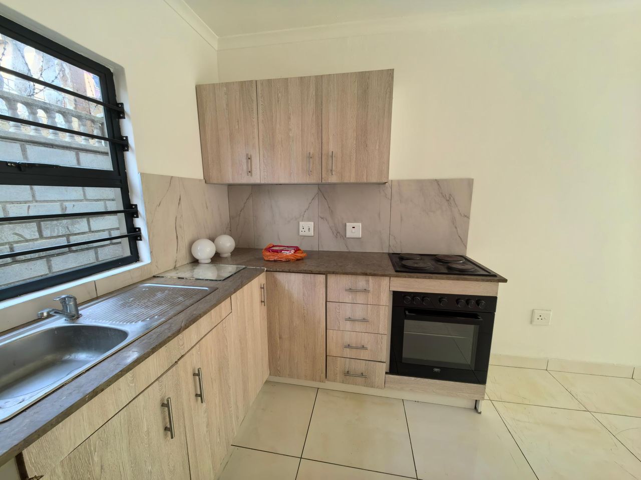 Photo of 2 Bedroom block of flats to rent in Greenbury, Phoenix