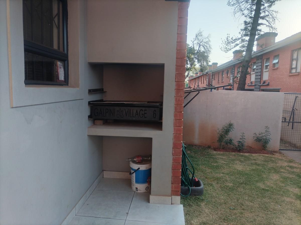 Photo 18 of 24