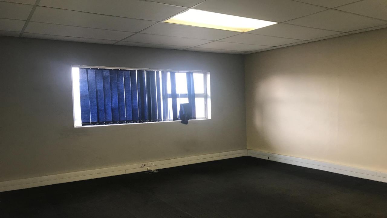 Photo 10 of 32