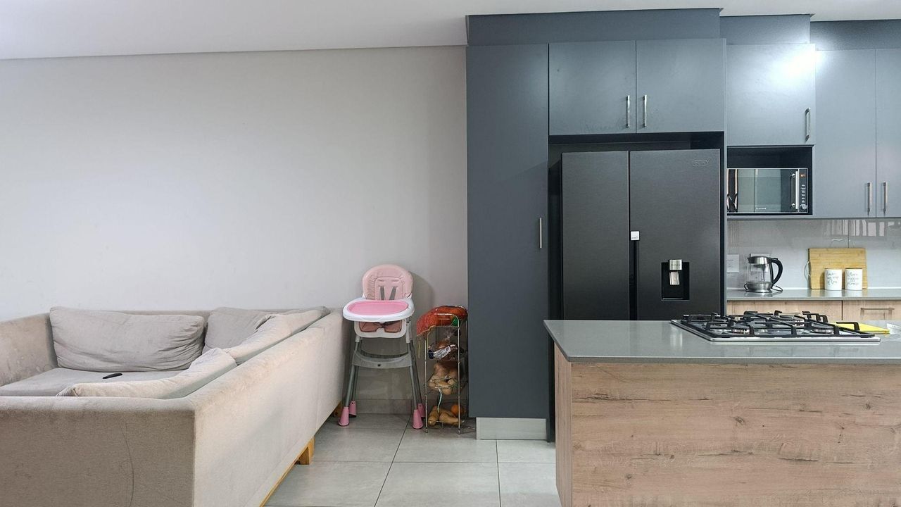 Photo of 2 Bedroom townhouse - sectional for sale in Die Hoewes, Centurion