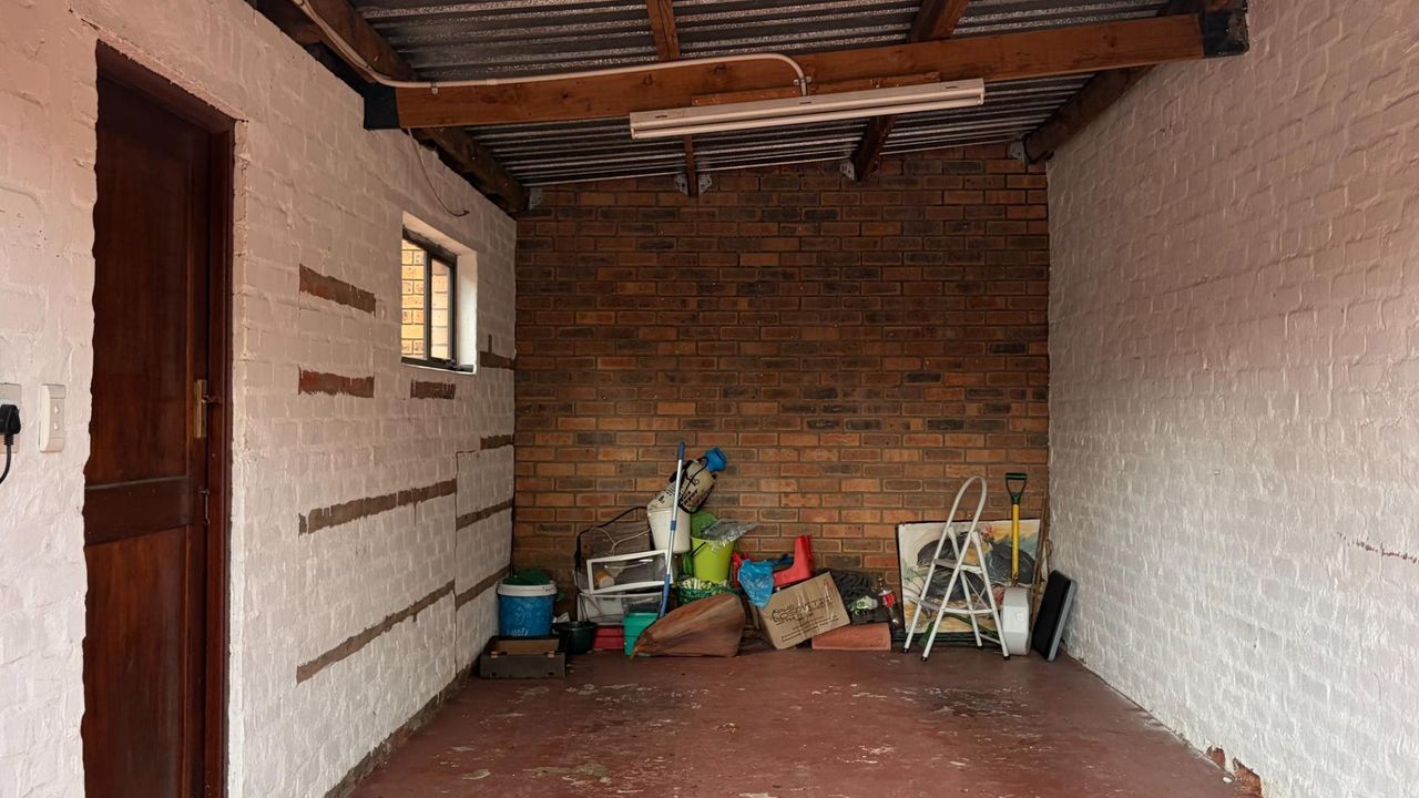 Photo 18 of 19