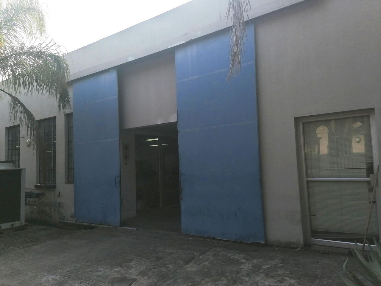 Photo 1 of 5