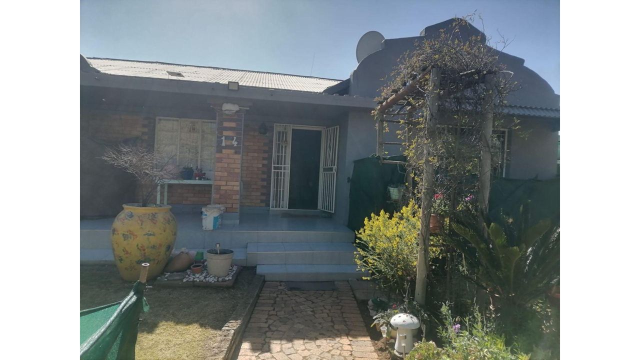 Photo 10 of 31