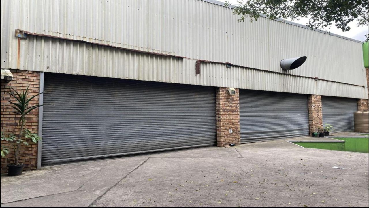 Photo of Warehouse to let in Pinetown Central