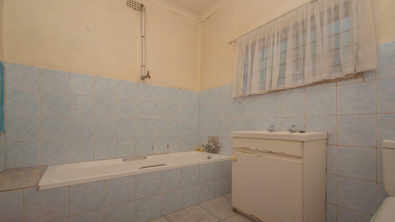 Photo 26 of 27