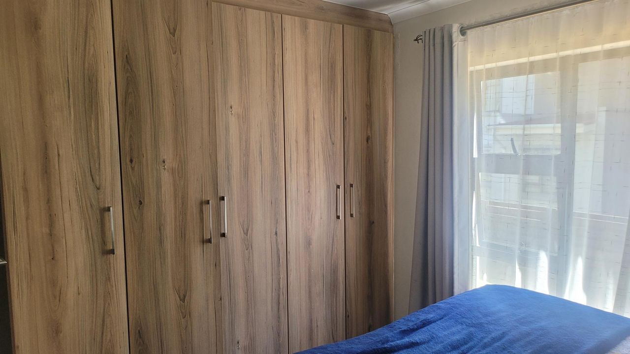 Photo 20 of 27