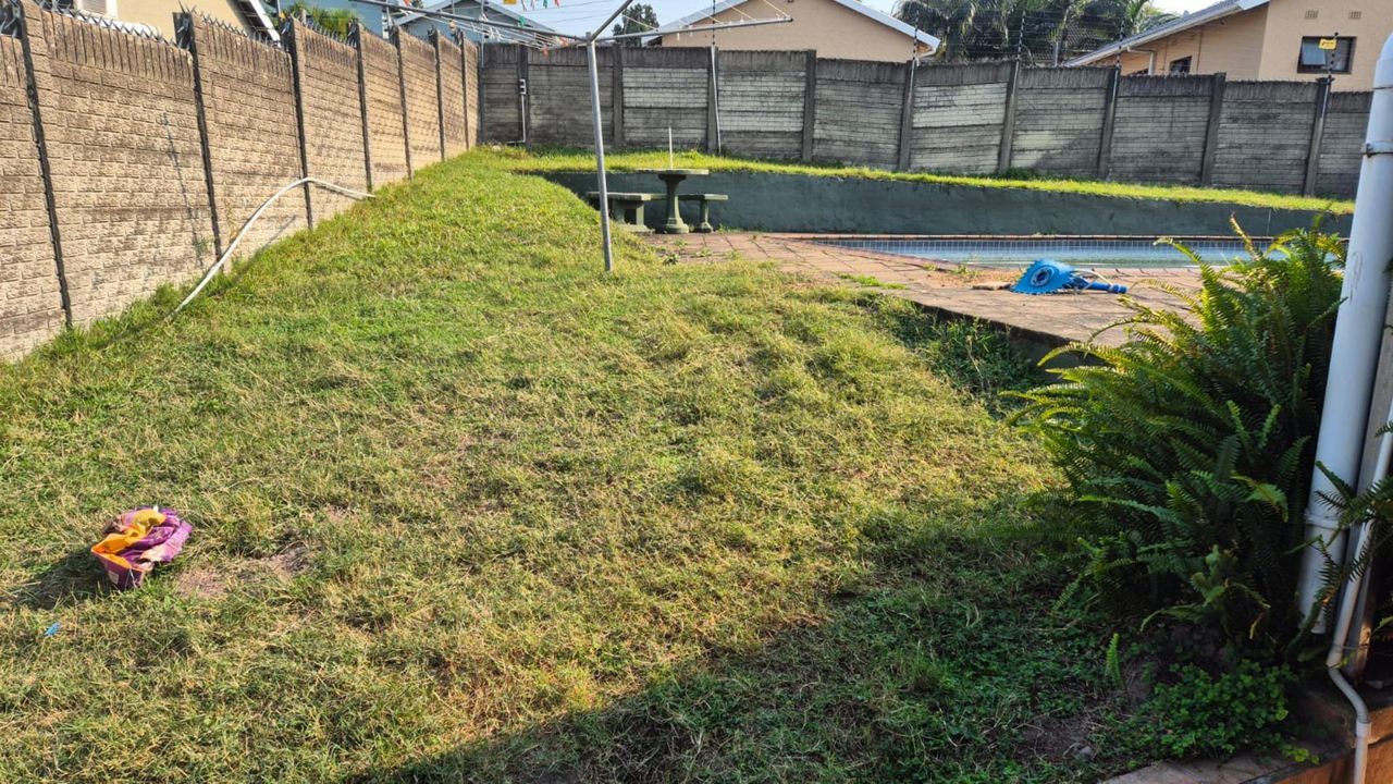 Photo 3 of 18