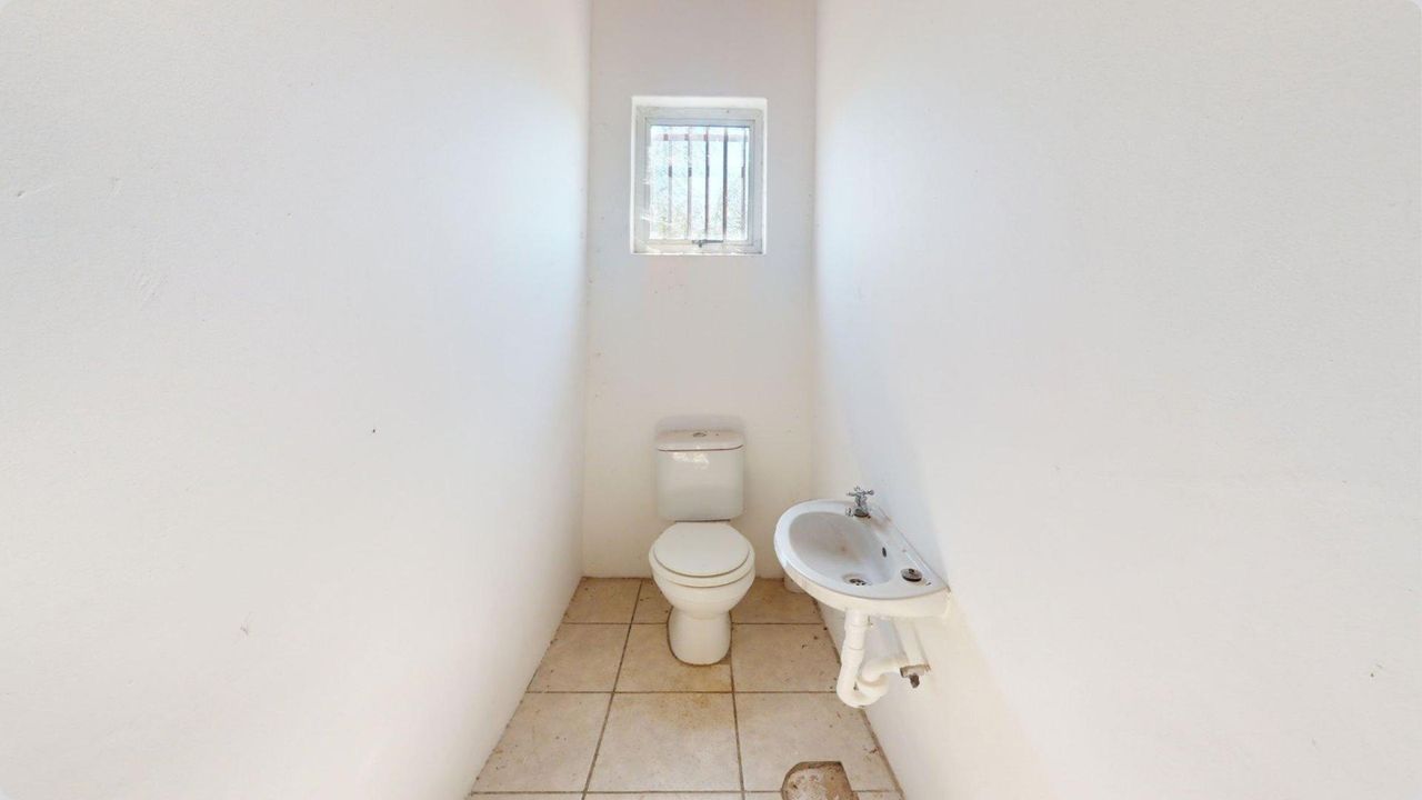 Photo 15 of 17