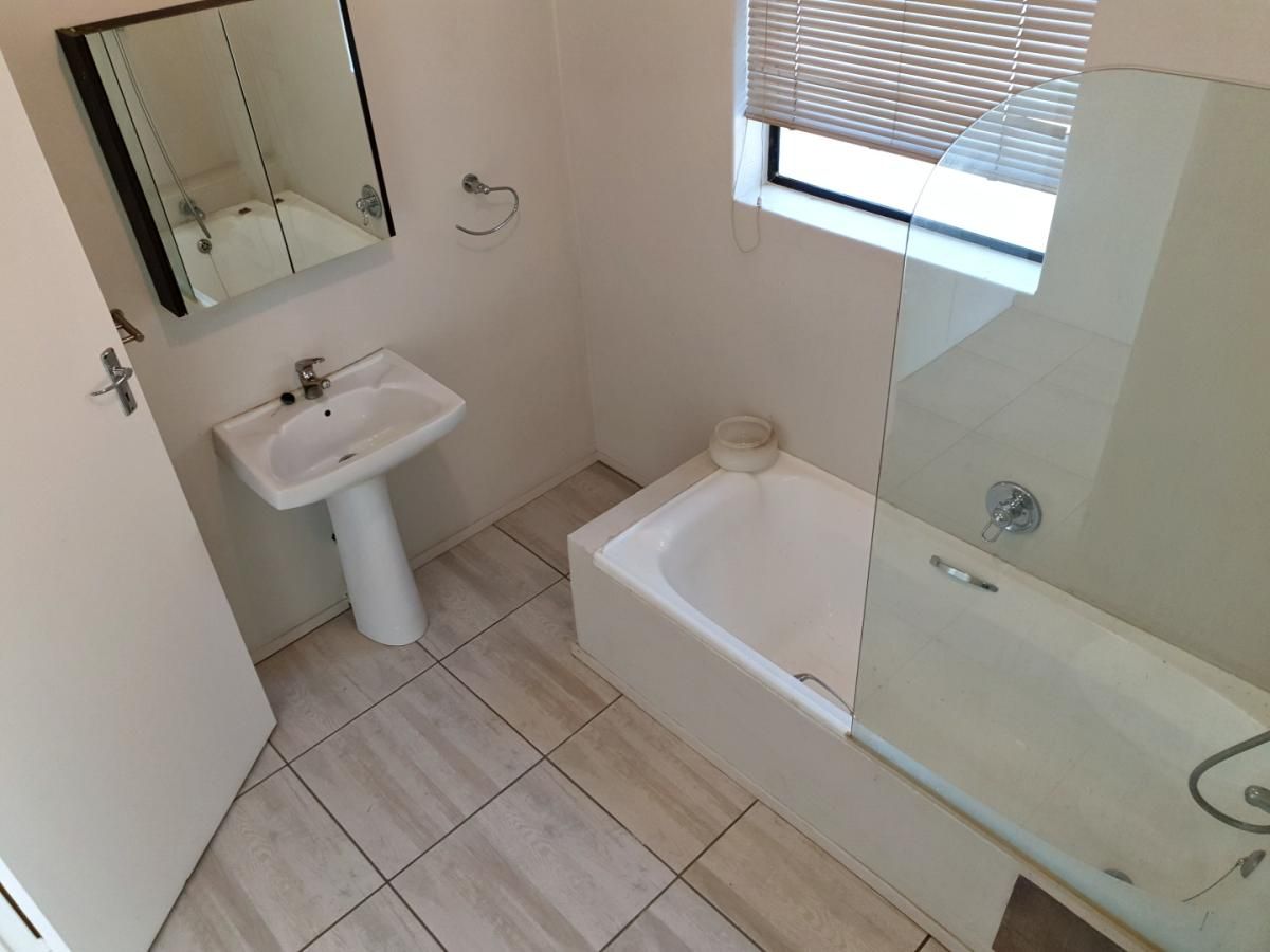 Photo 16 of 20