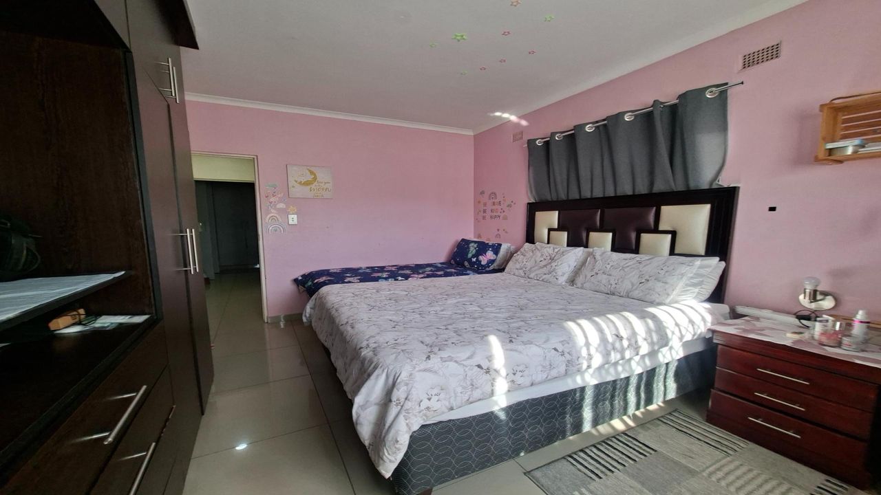 Photo of 2 Bedroom house for sale in Lenham, Phoenix