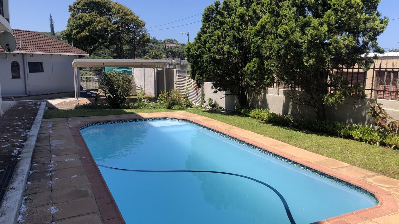Photo 12 of 15