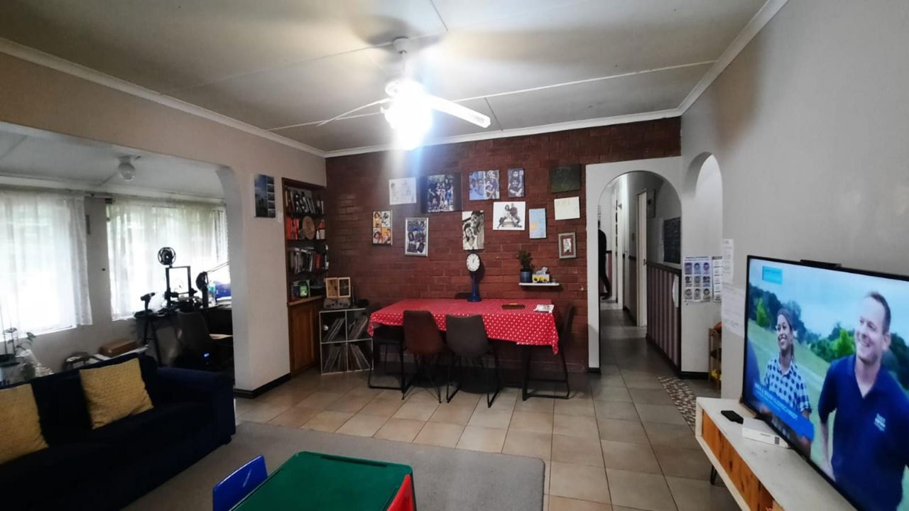 Photo 10 of 30