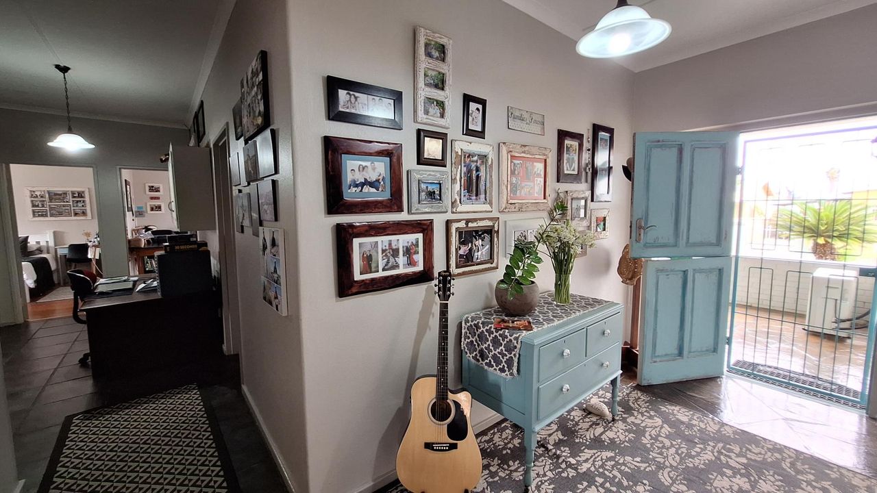 Photo 9 of 25