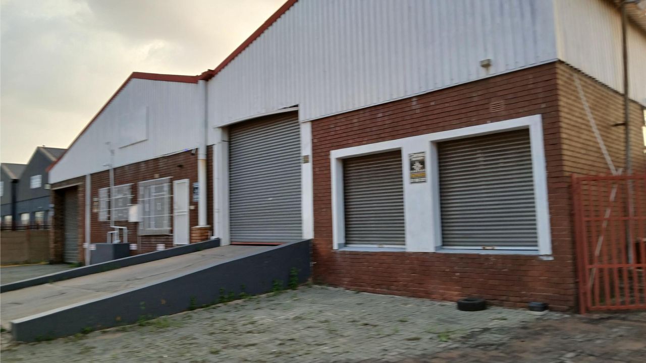 Photo 2 of 18