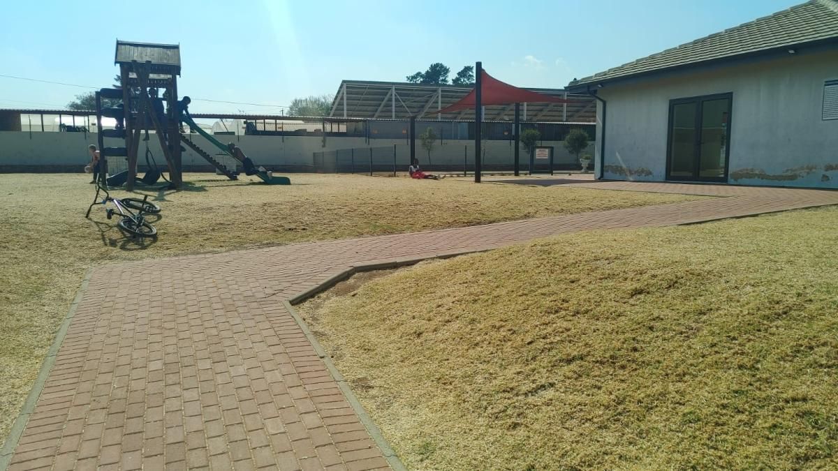 Photo 22 of 25