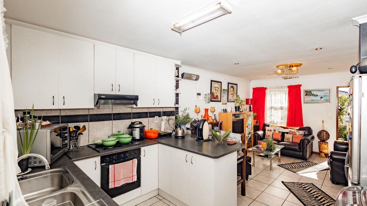 Photo of 2 Bedroom house for sale in De Kuilen, Kuils River