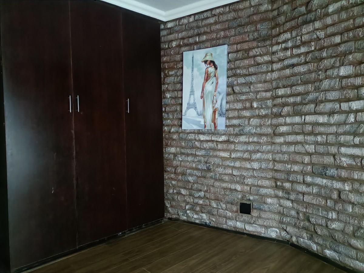 Photo 20 of 25