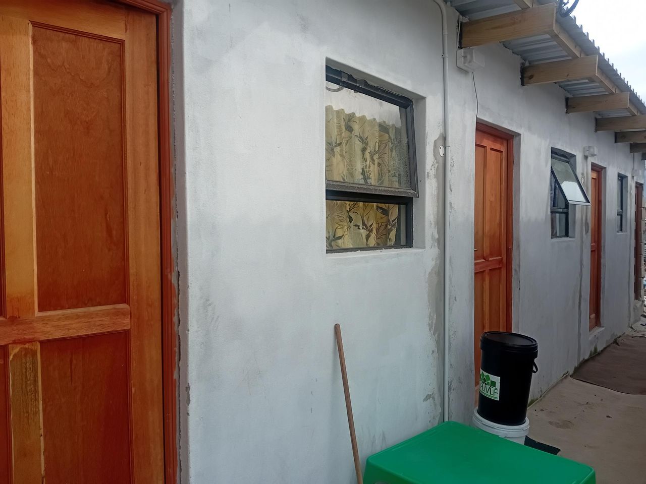 Photo 1 of 4
