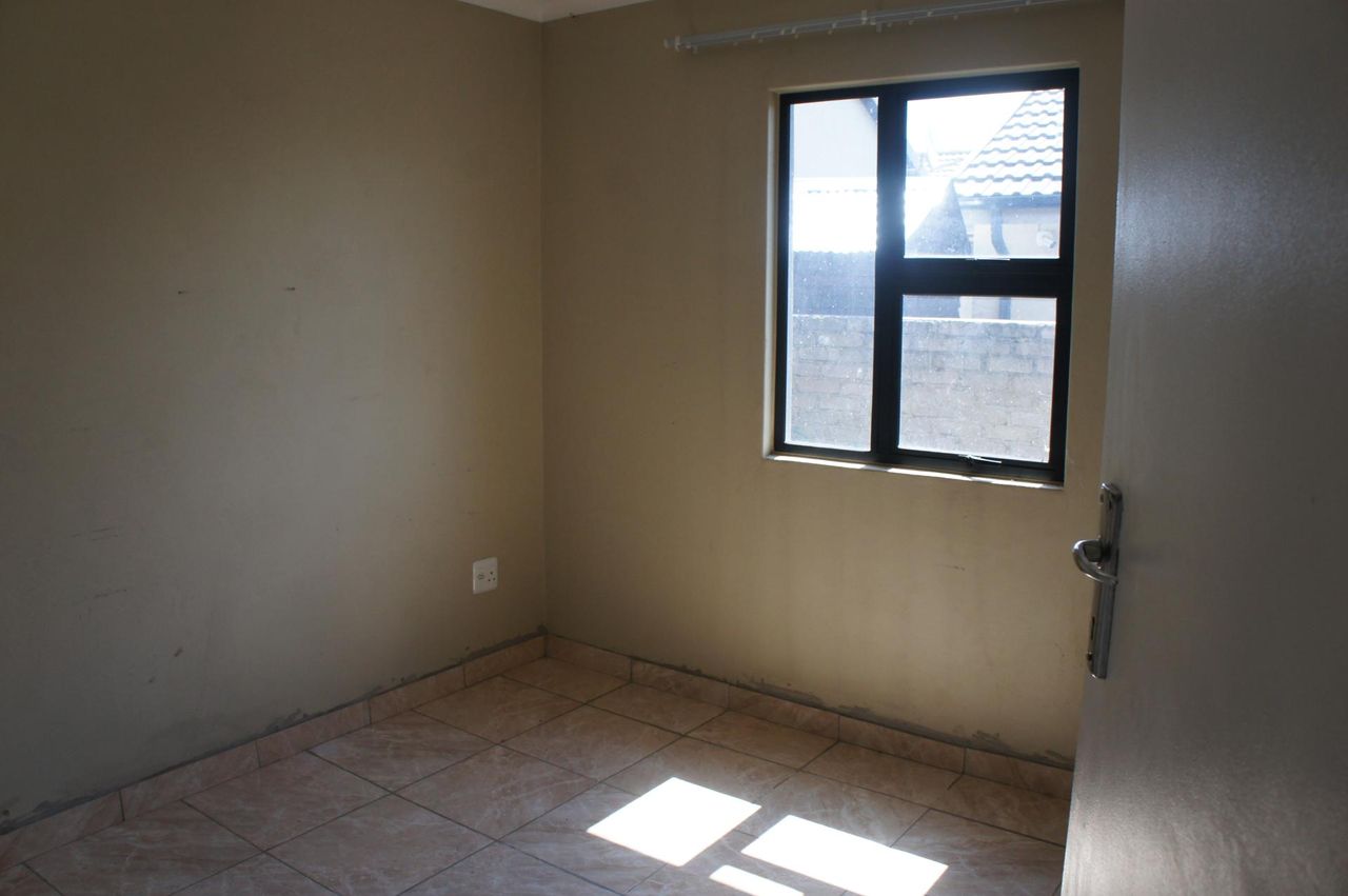 Photo 20 of 24