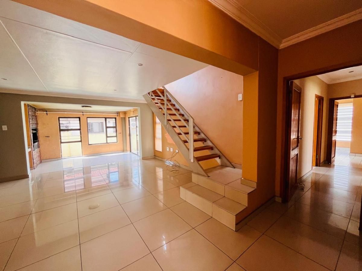 Photo of 4 Bedroom townhouse - freehold for sale in Ben Fleur, Witbank