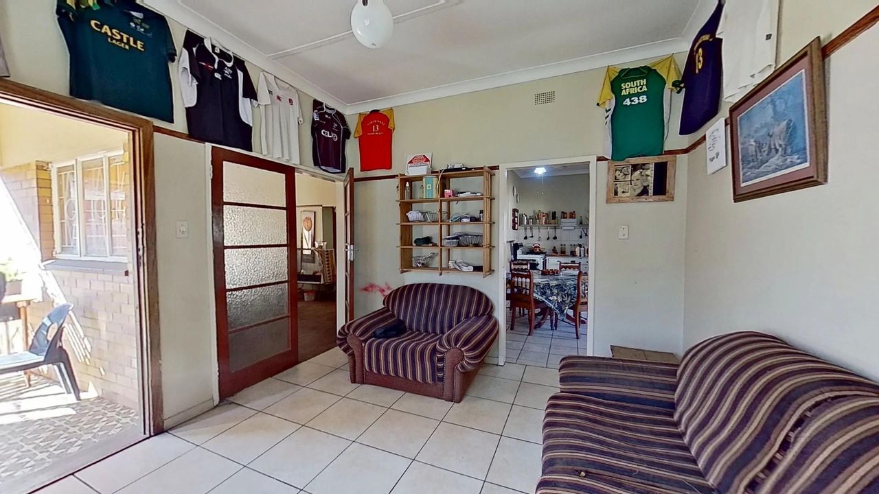 Photo 7 of 37