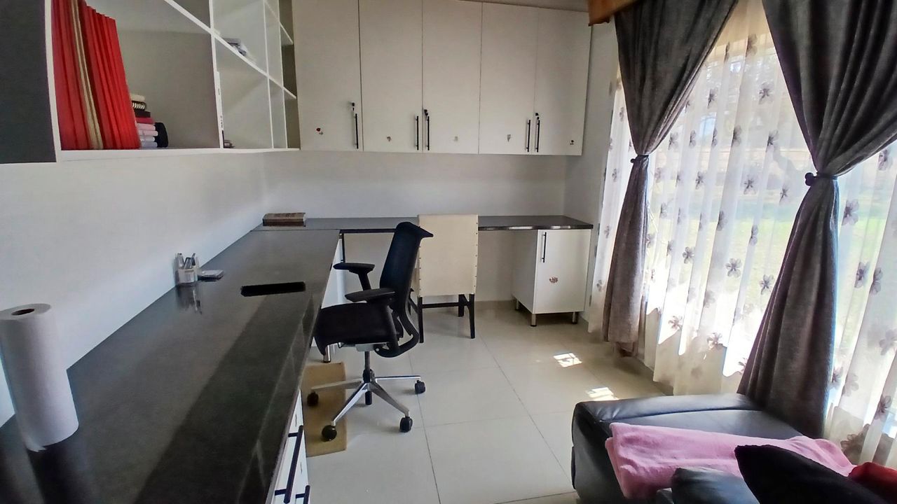 Photo 21 of 28