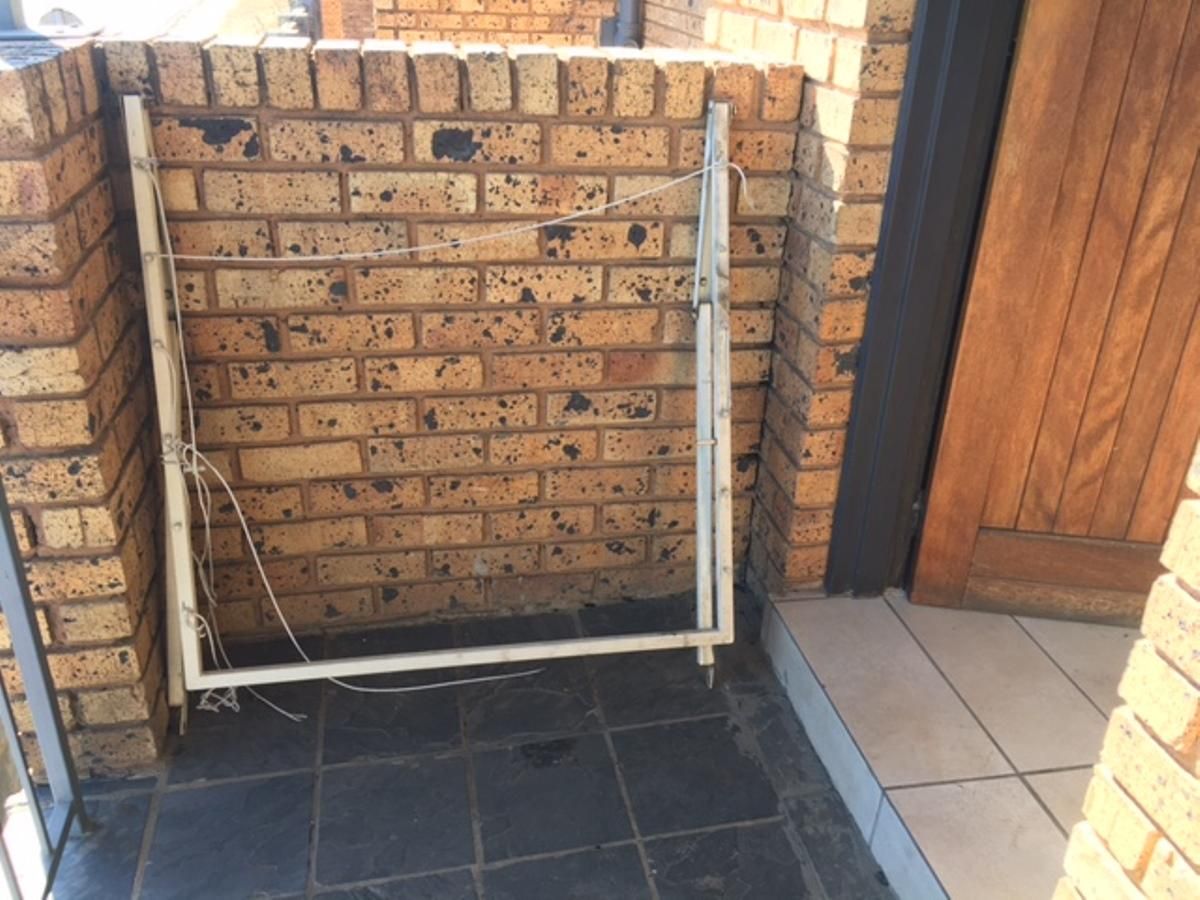 Photo 7 of 17