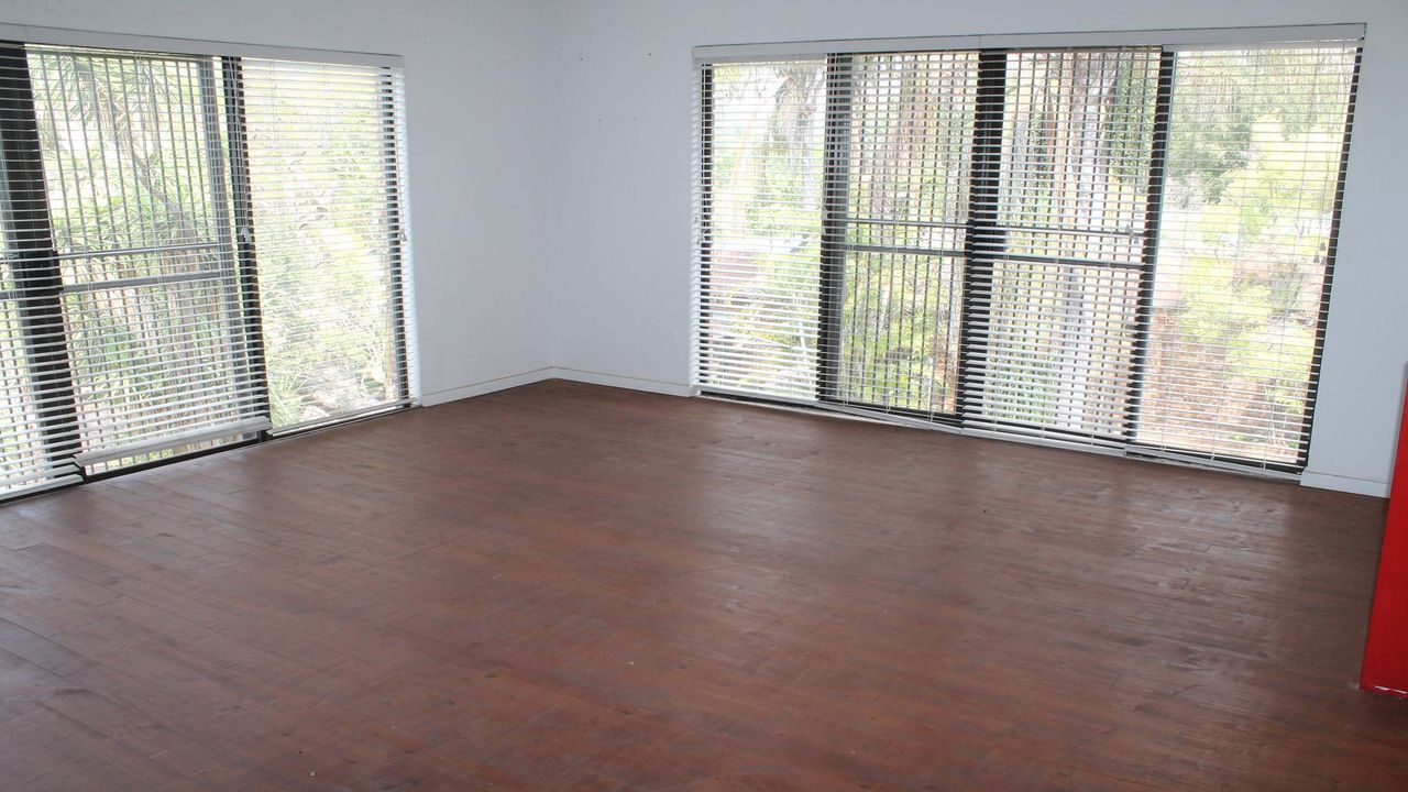 Photo 20 of 30