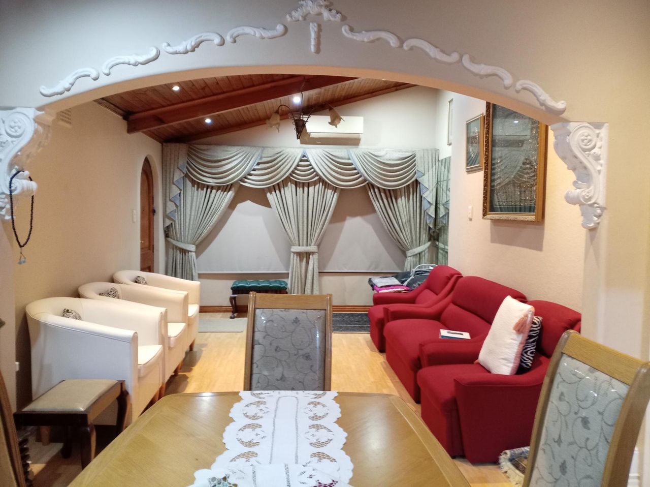 Photo of 5 Bedroom house for auction in Mountview, Cape Town