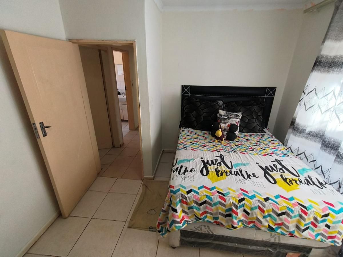 Photo 17 of 24