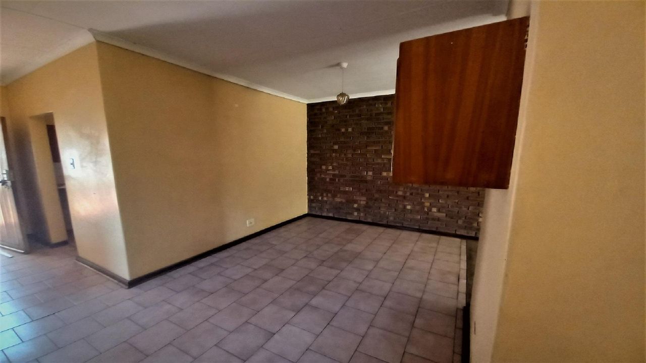 Photo 4 of 20