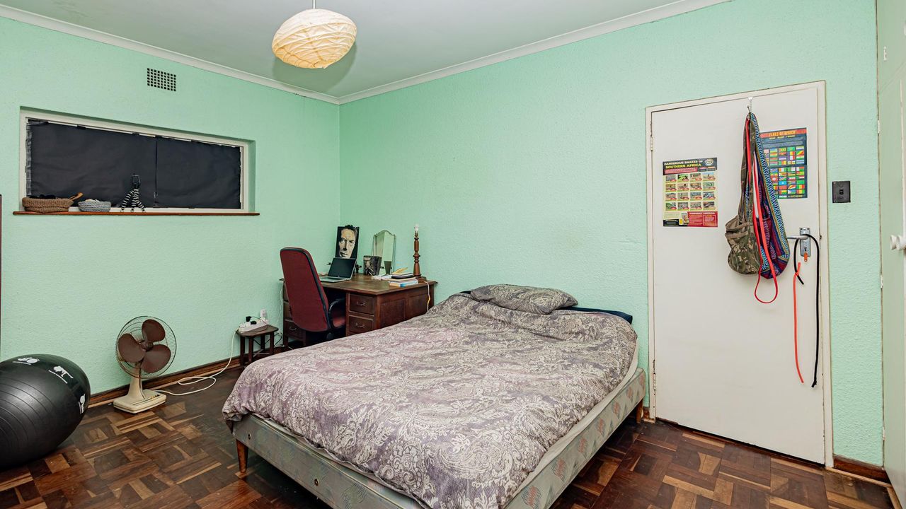 Photo 14 of 20