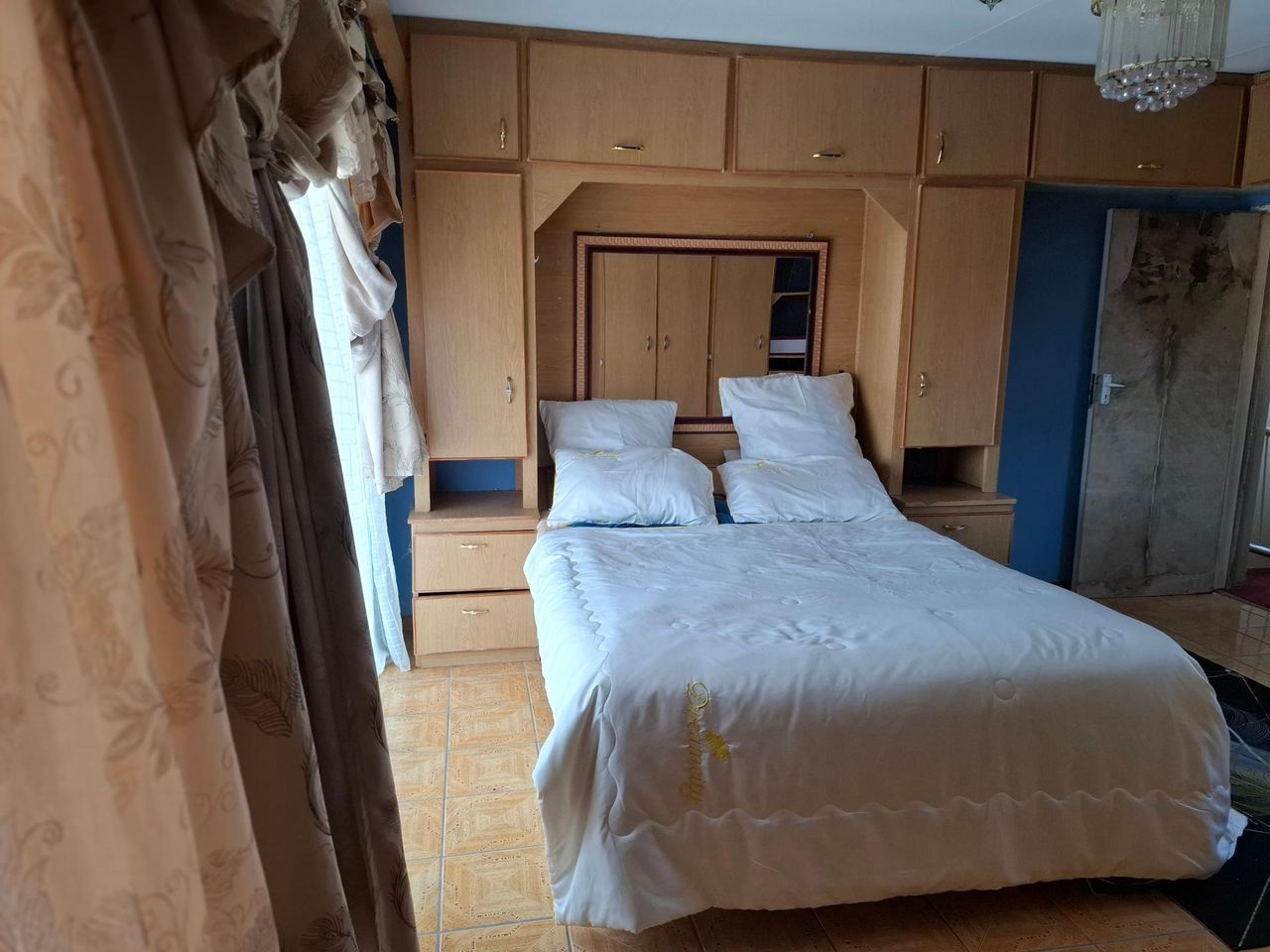 Photo 8 of 32