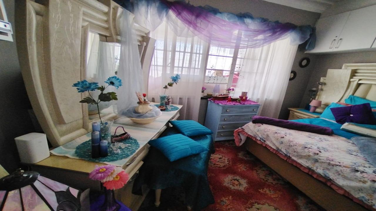 Photo 23 of 29