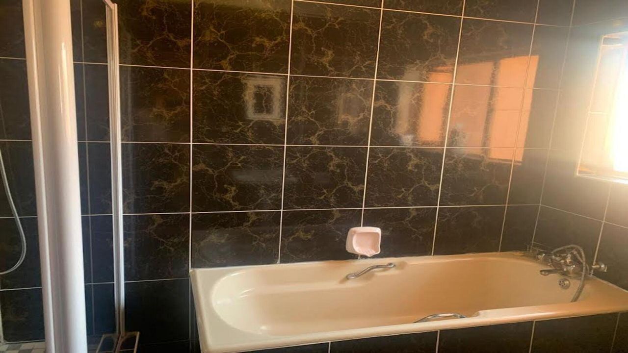 Photo 9 of 12