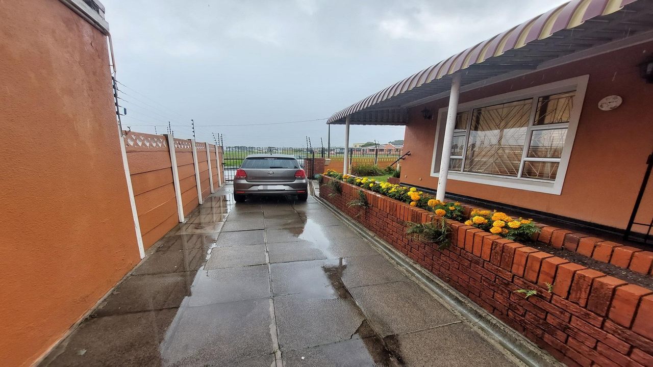 Photo of 3 Bedroom house for sale in Pinati, Cape Town