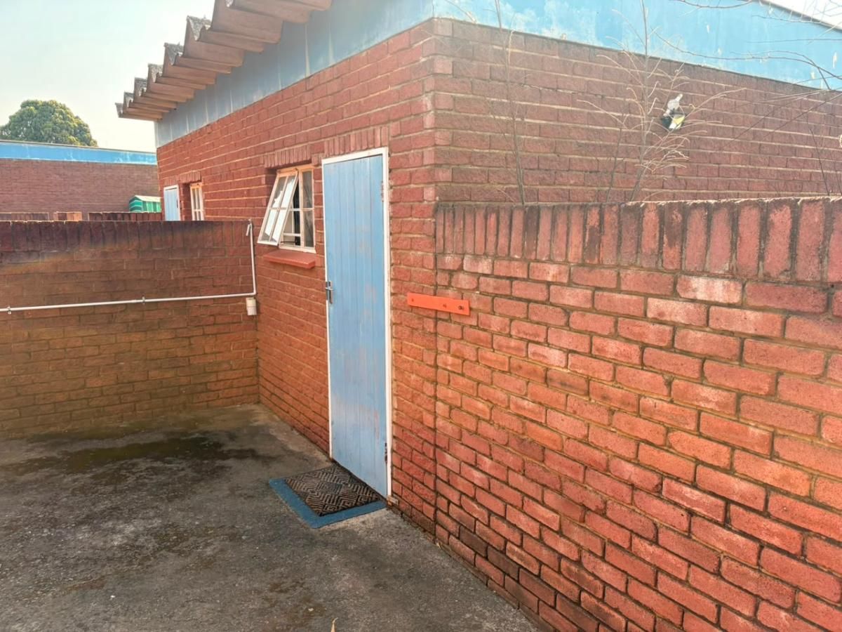 Photo 10 of 41
