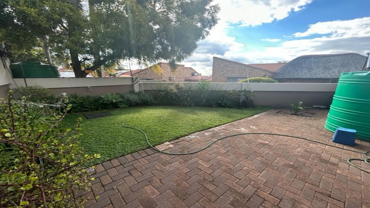 Photo 52 of 63