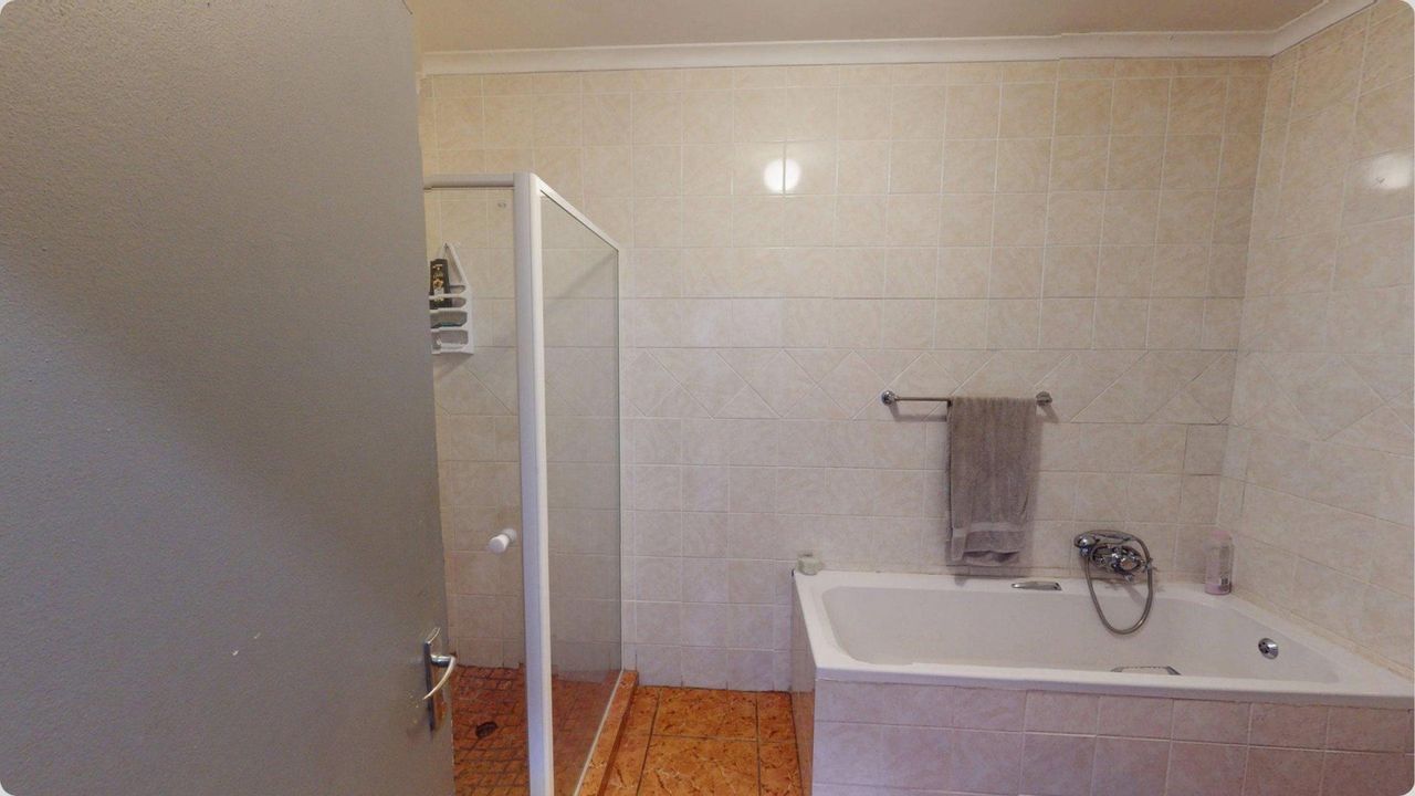 Photo 25 of 27