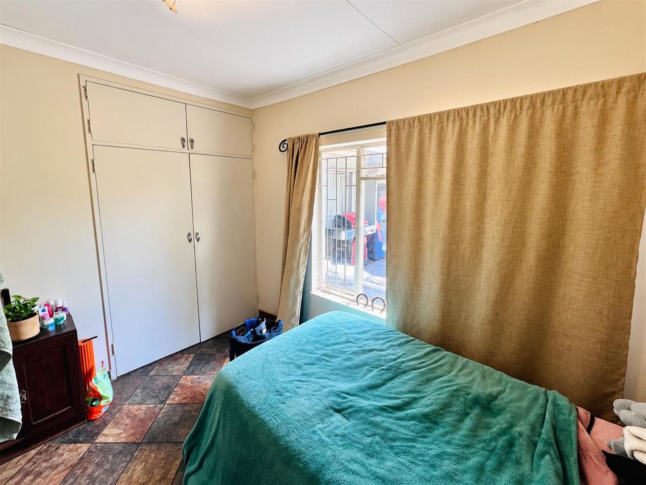 Photo 19 of 25
