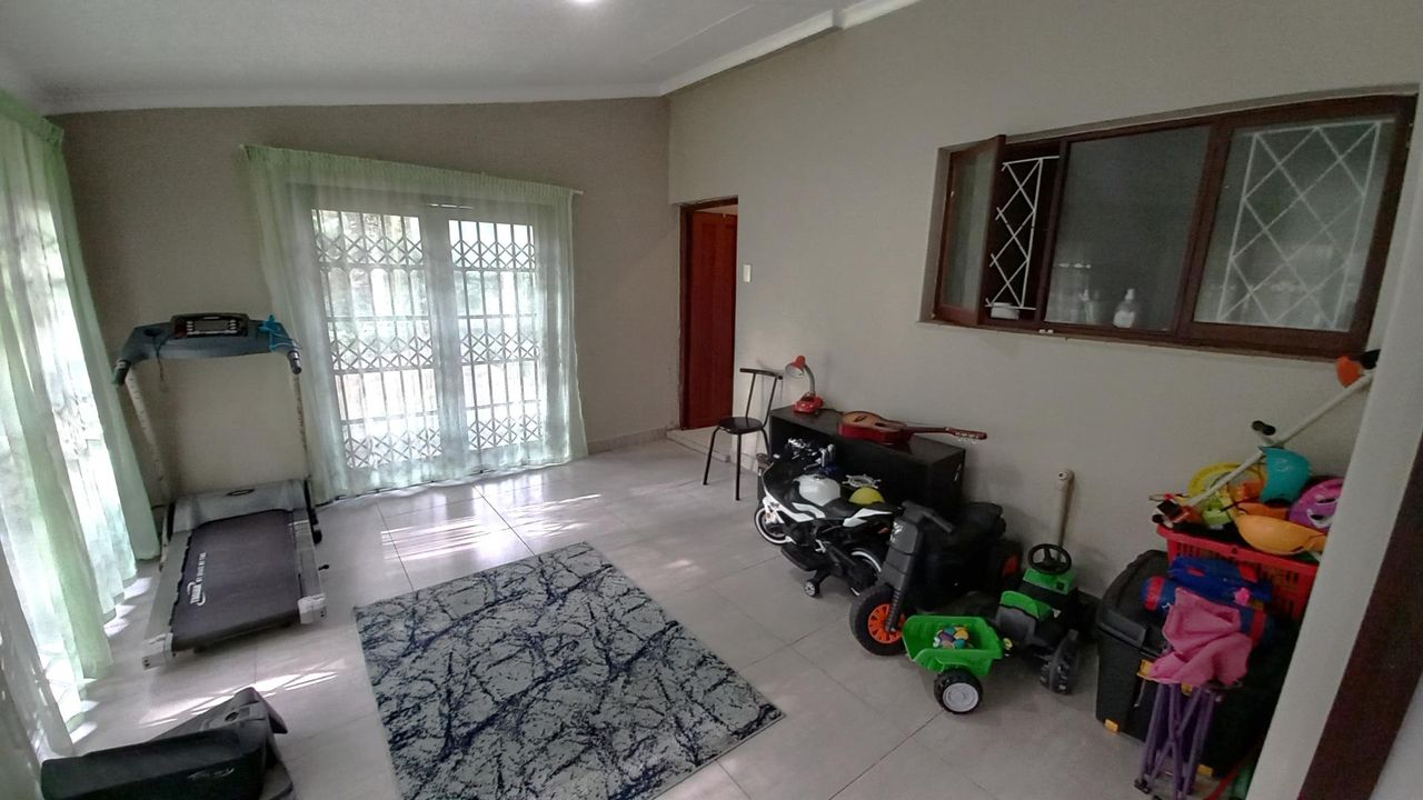 Photo 7 of 22