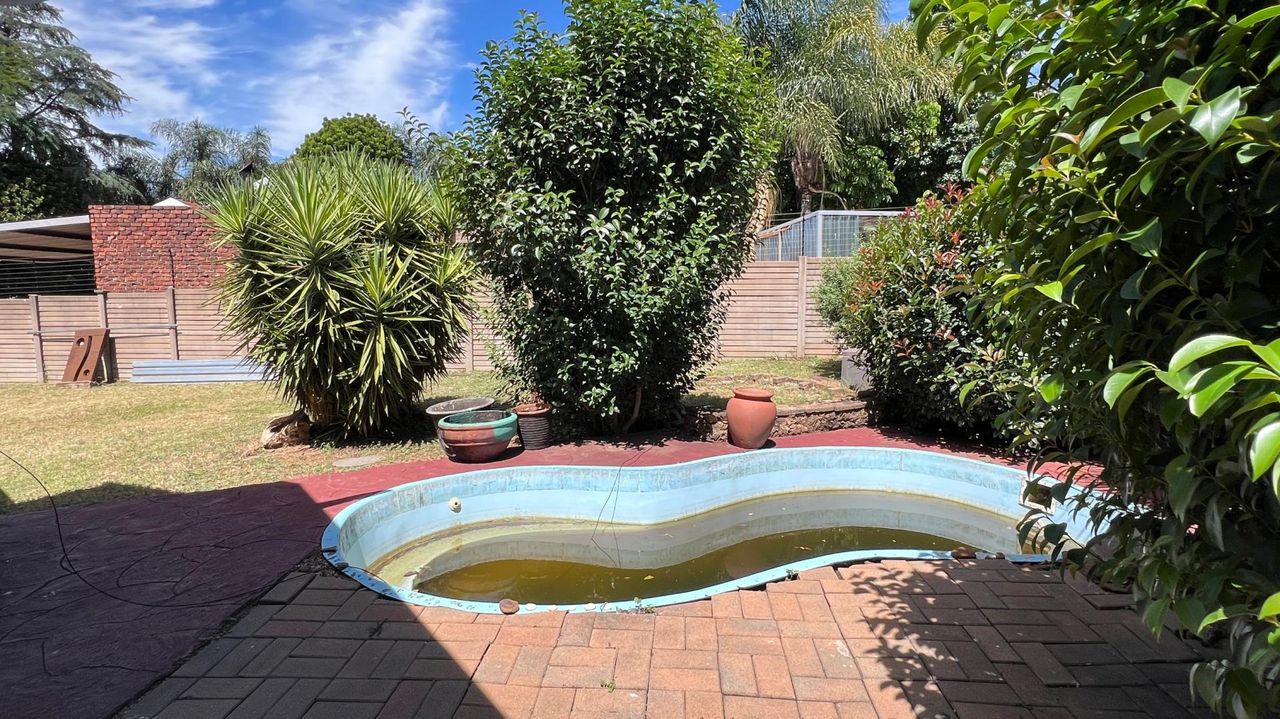 Photo 21 of 29