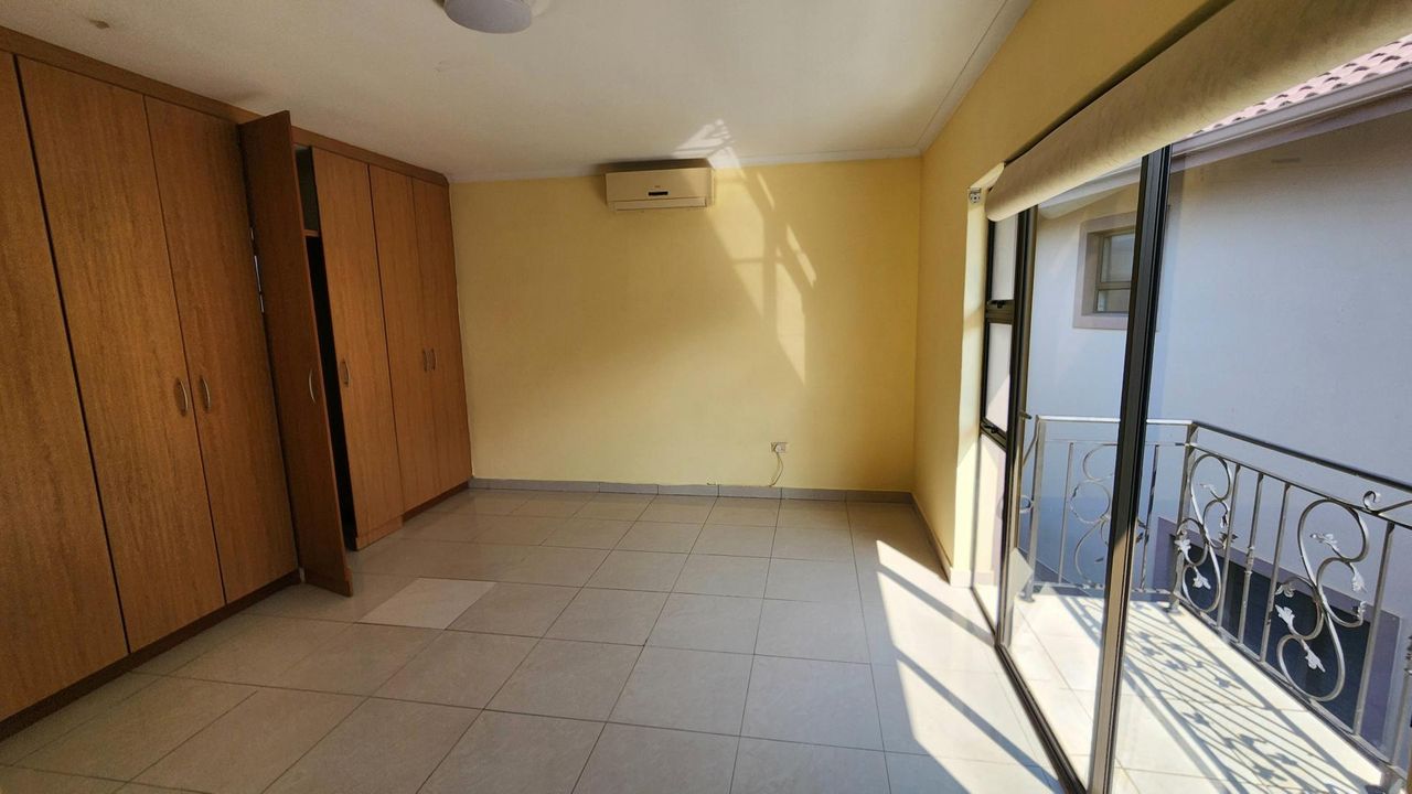 Photo 13 of 24