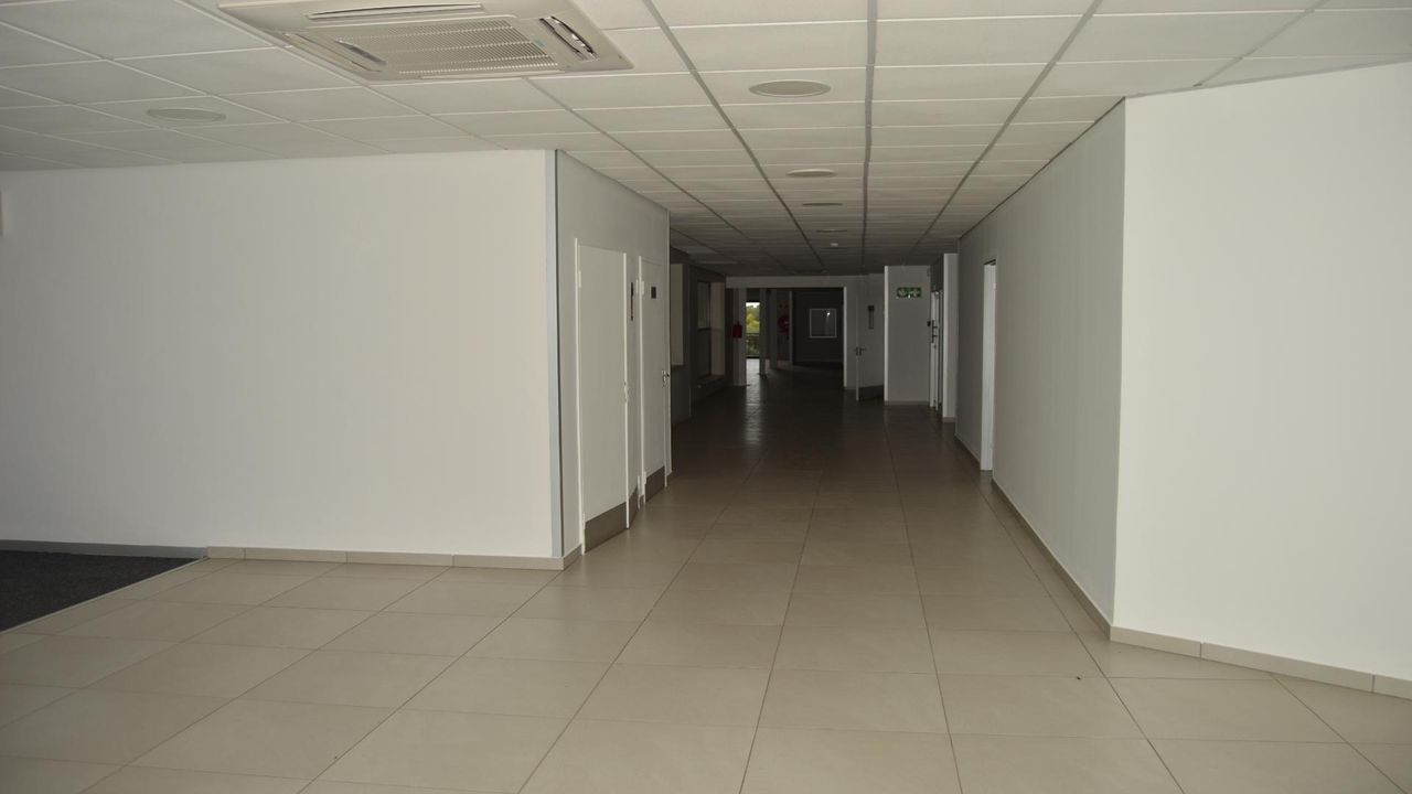 Photo 21 of 23