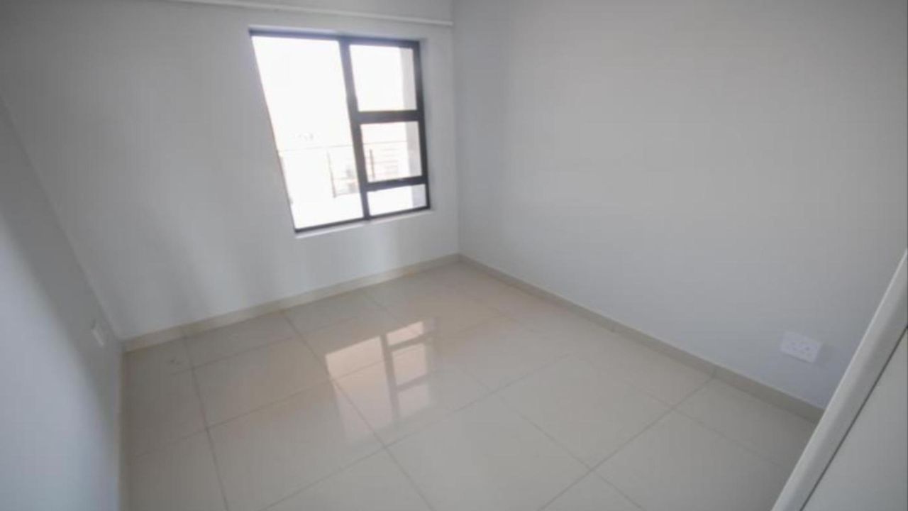 Photo 8 of 28