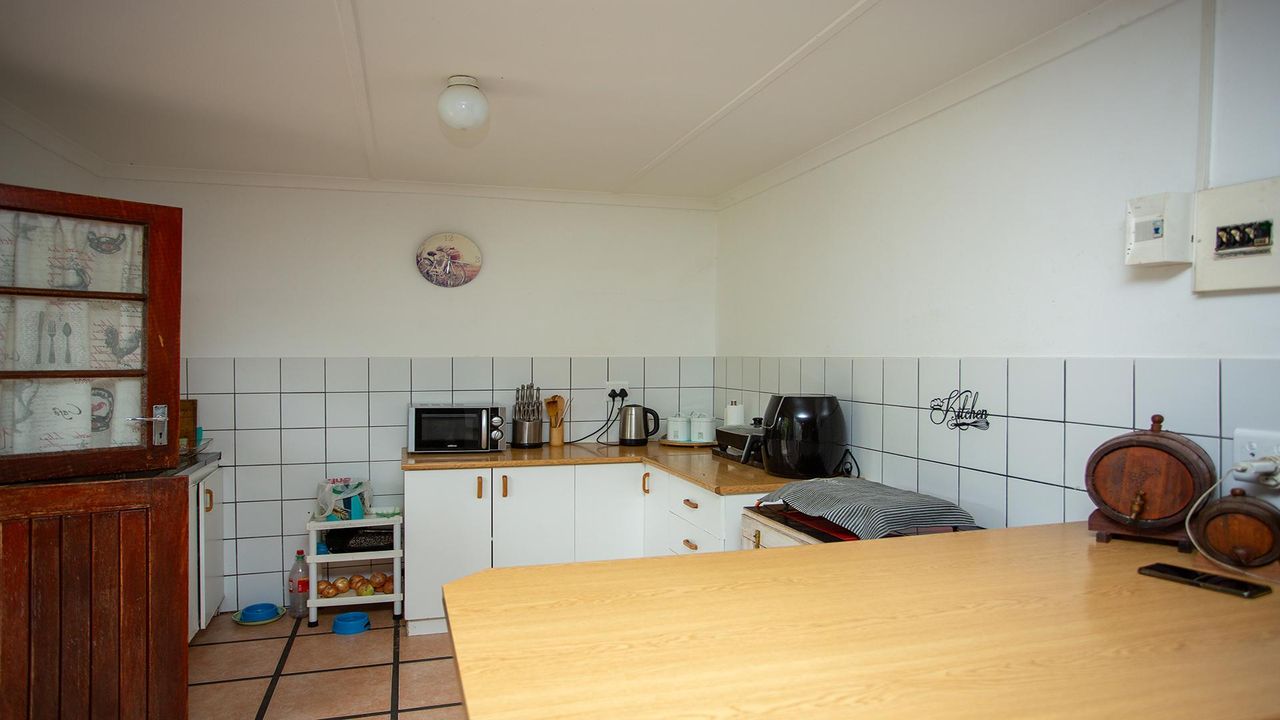 Photo 10 of 23