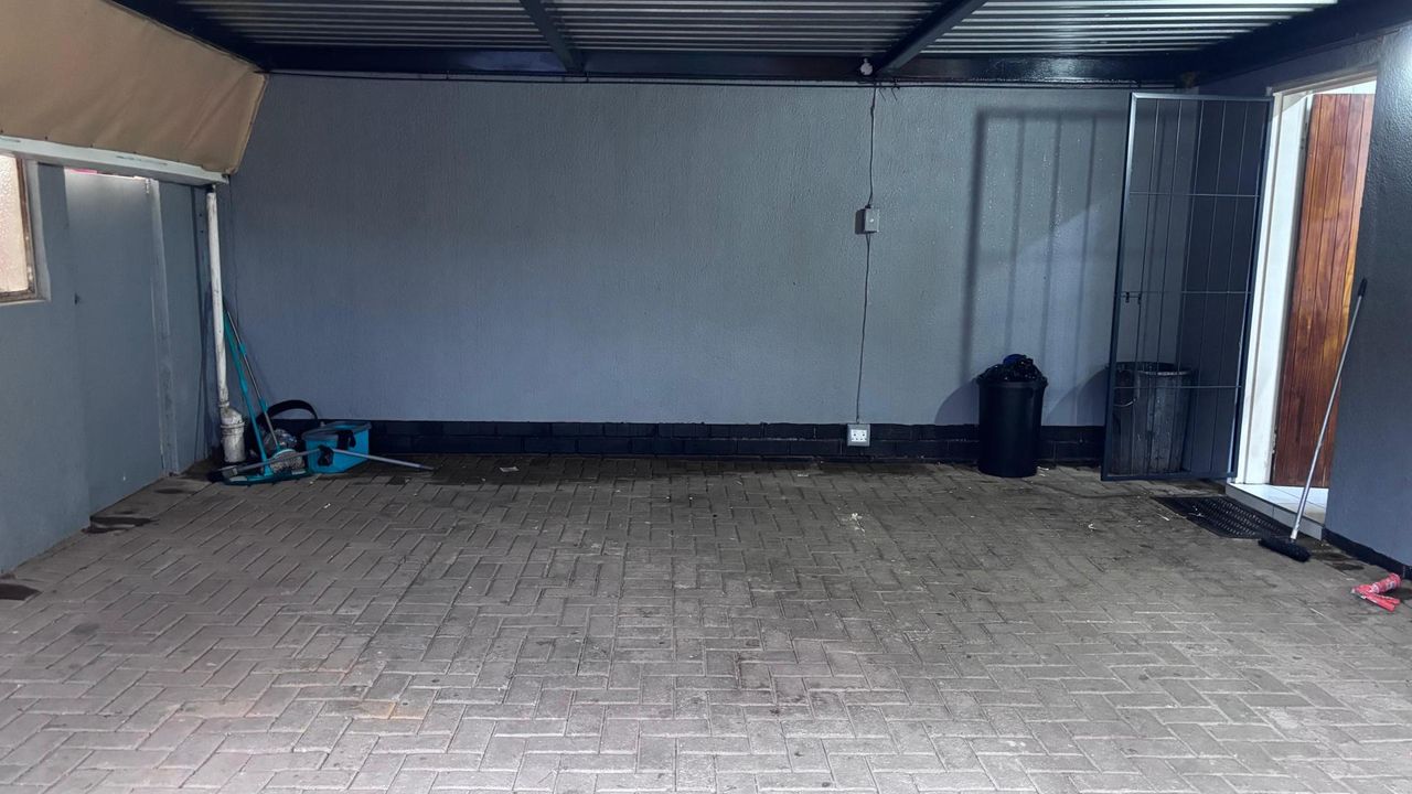 Photo 19 of 20