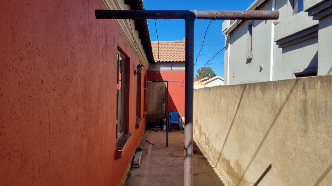 Photo 14 of 31