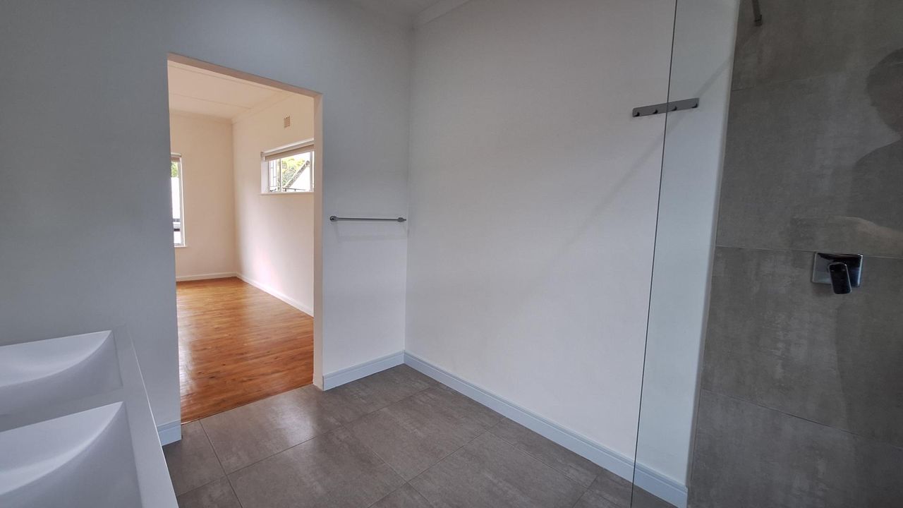 Photo 16 of 20
