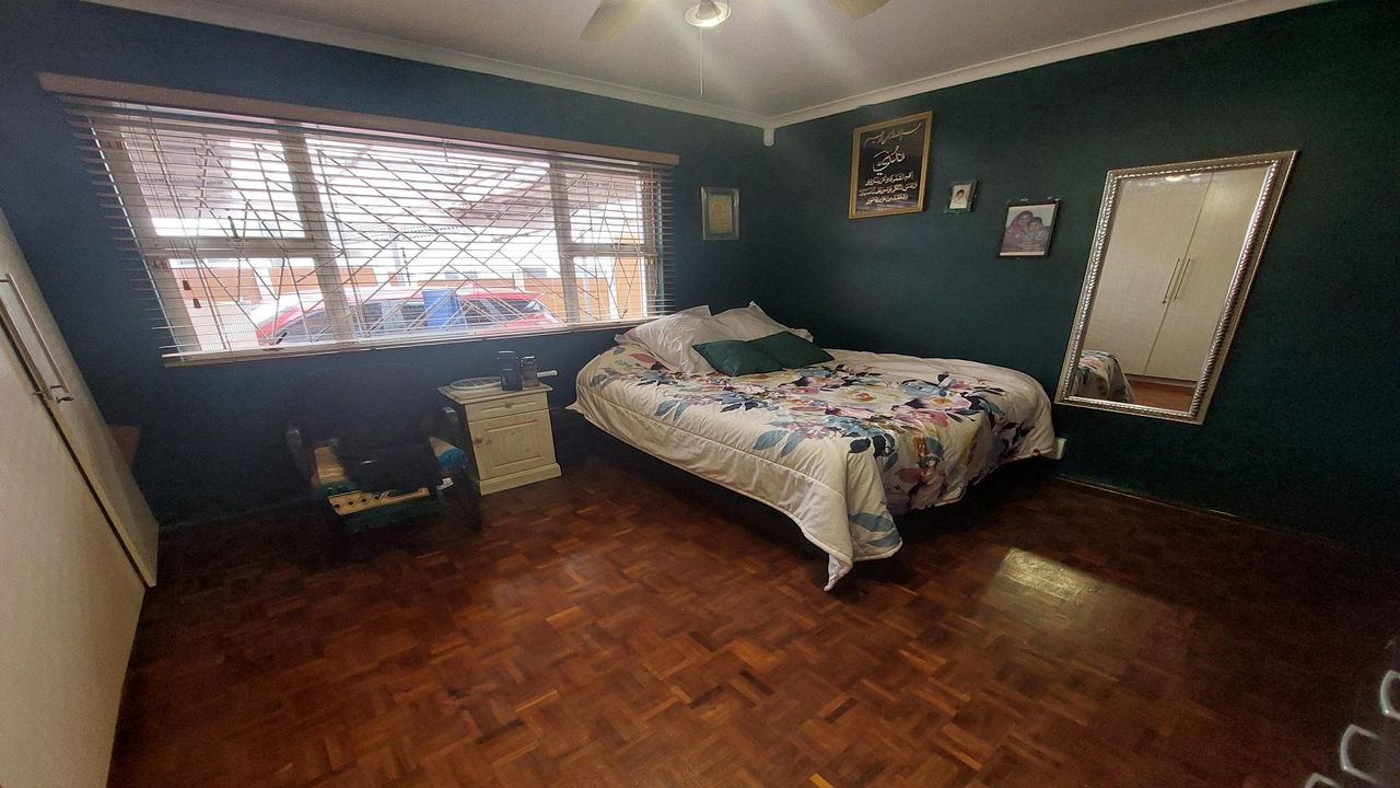 Photo 13 of 38
